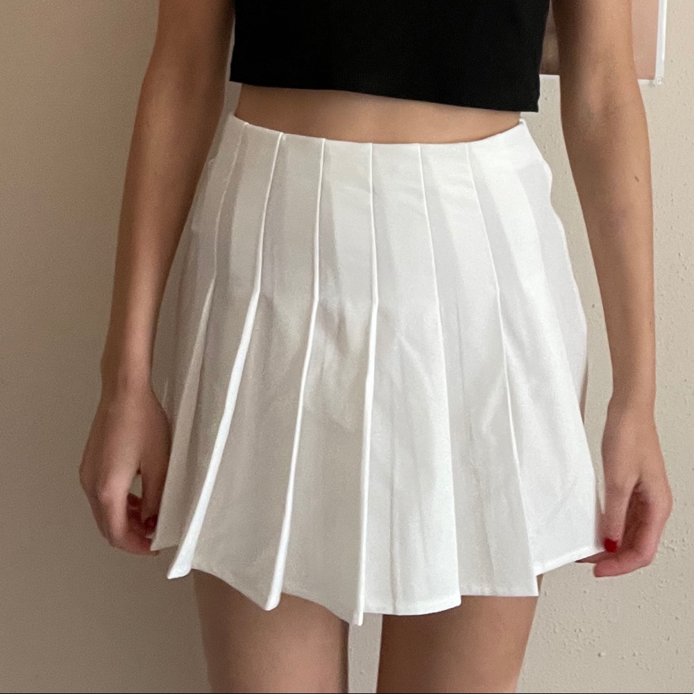 SOLD OUT Subdued White pleated mini tennis skirt